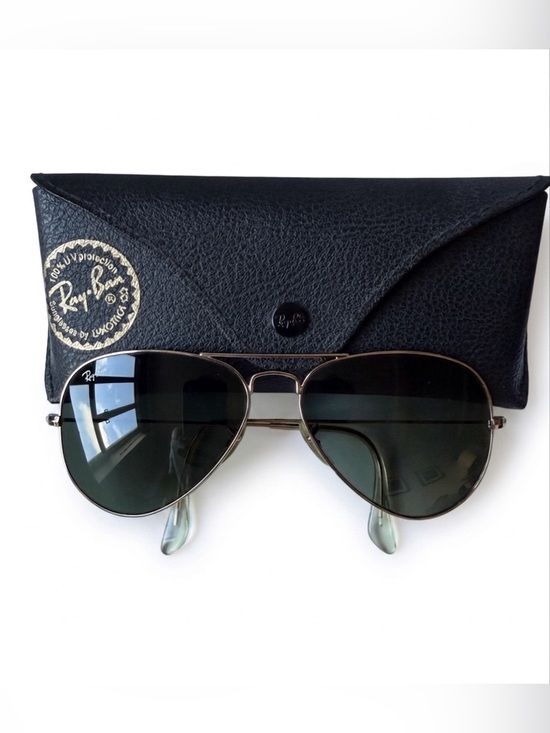 Ray-Ban Accessories - Ray-Ban Gold Frame Aviator Sunglasses with Case